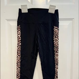 NWOT Zyia black leopard Capri leggings